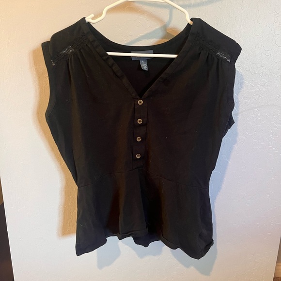 ModCloth black tshirt with lace detail, brown buttons, and cinched waist - Picture 1 of 3